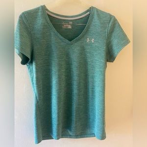 Great work out shirt. Fits size 12. Loose fit